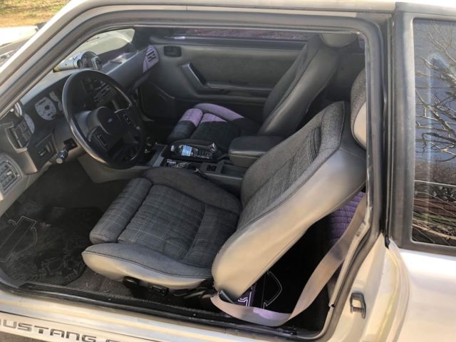 1989 White Ford Mustang