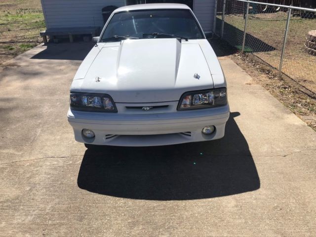 1989 White Ford Mustang