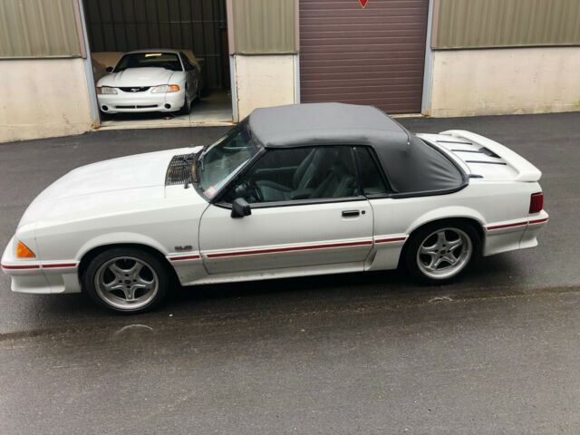 1989 White Ford Mustang Convertible