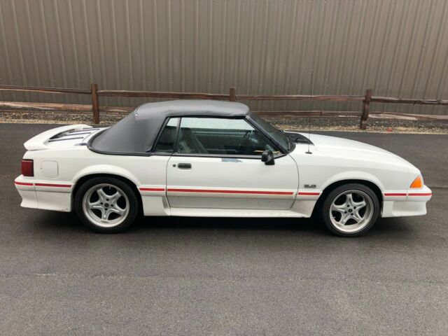 1989 White Ford Mustang Convertible