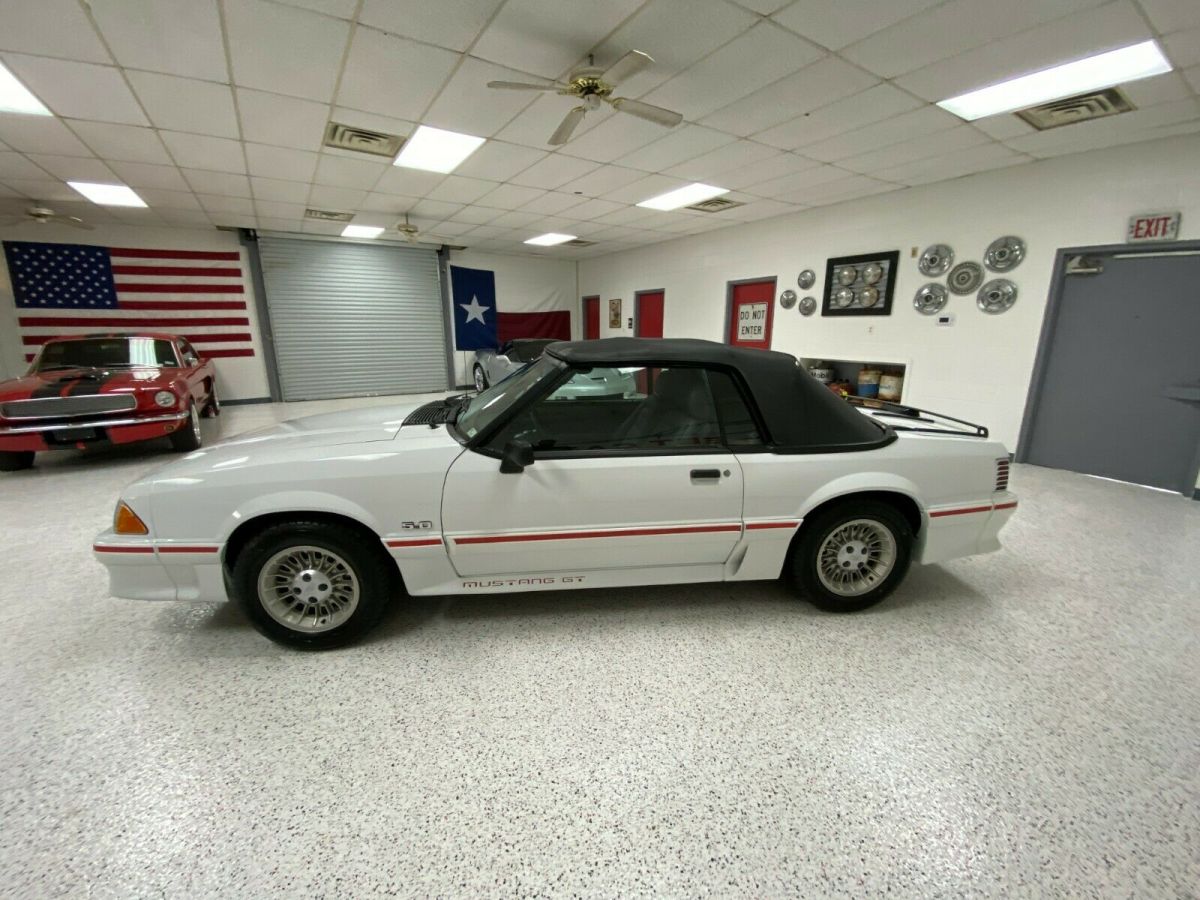 1989 White Ford Mustang Convertible