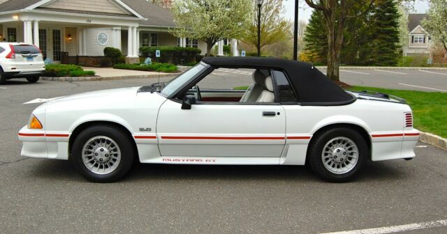 1989 White Ford Mustang Convertible
