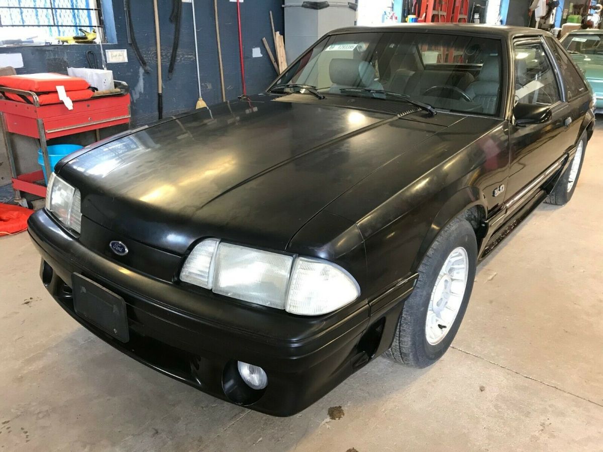 1989 Black Ford Mustang Coupe