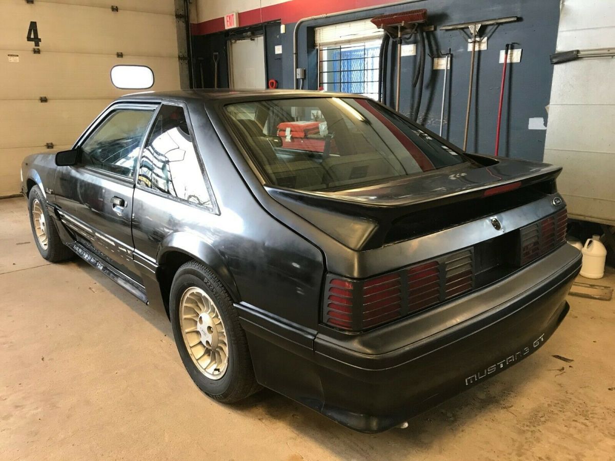 1989 Black Ford Mustang Coupe
