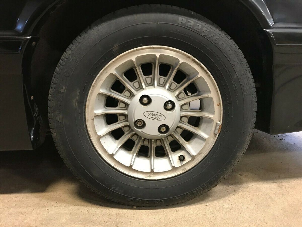 1989 Black Ford Mustang Coupe