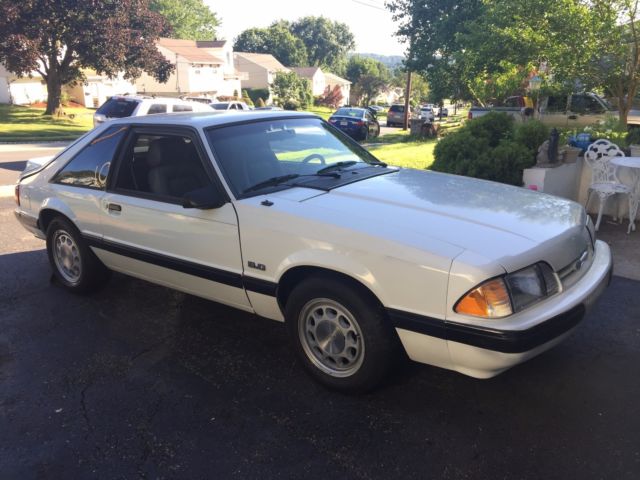 1989 White Ford Mustang Hatchback
