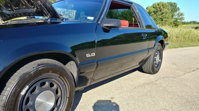 1989 Black Ford Mustang Sedan