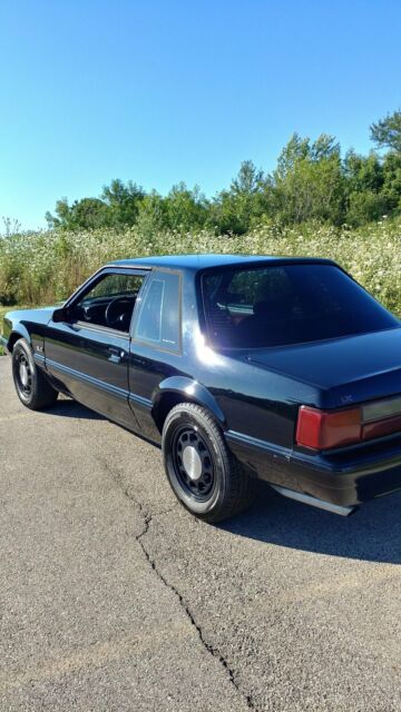 1989 Black Ford Mustang Sedan