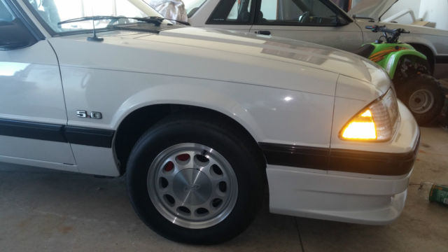 1989 Smoke Gray Ford Mustang Sedan