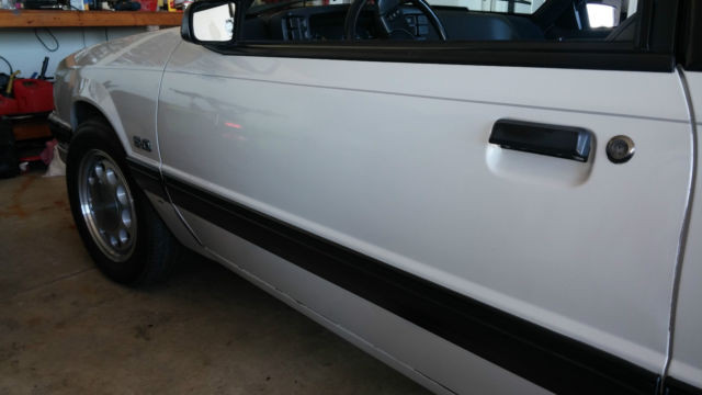 1989 Smoke Gray Ford Mustang Sedan