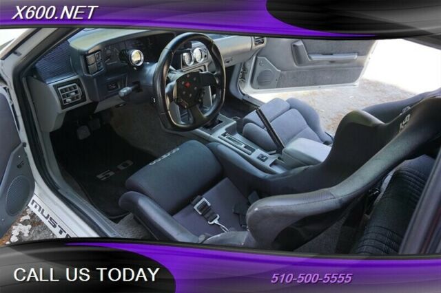 1989 White Ford Mustang --