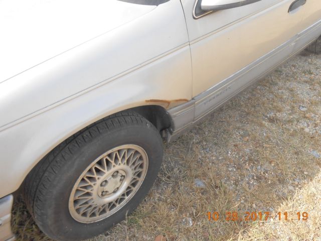 1989 CHAMPIAN Ford Taurus Sedan