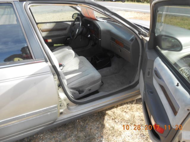 1989 CHAMPIAN Ford Taurus Sedan