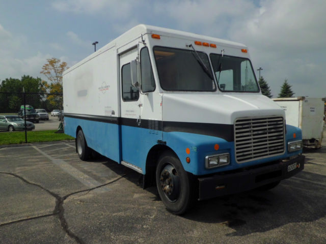 1989 White on Blue GMC PS6500