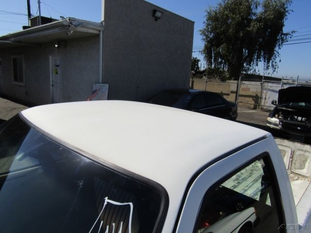 1989 White GMC S-15 Pickup Truck