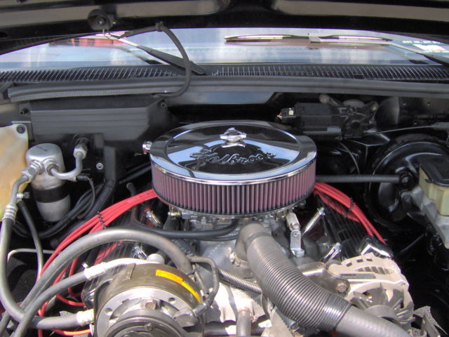 1989 White an Custom  Paint GMC Sierra 1500 Standard Cab Pickup