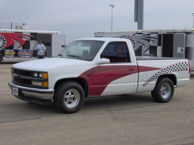 1989 White an Custom  Paint GMC Sierra 1500 Standard Cab Pickup