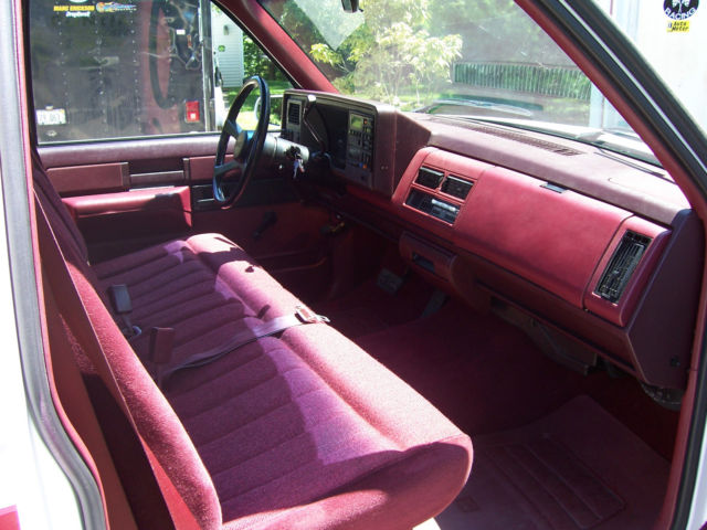 1989 White an Custom  Paint GMC Sierra 1500 Standard Cab Pickup