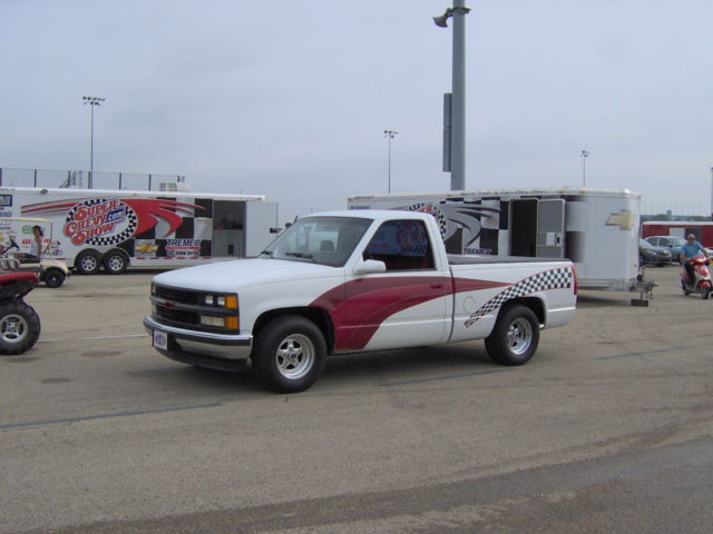 1989 White an Custom  Paint GMC Sierra 1500 Standard Cab Pickup