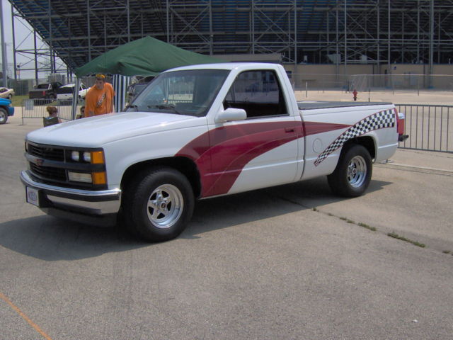 1989 White an Custom  Paint GMC Sierra 1500 Standard Cab Pickup