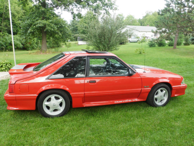 1989 Red Ford Mustang Coupe