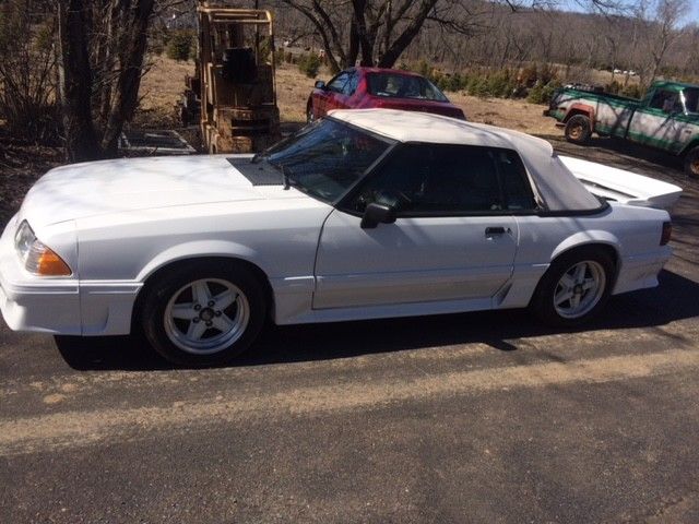 1989 White Ford Mustang Convertible