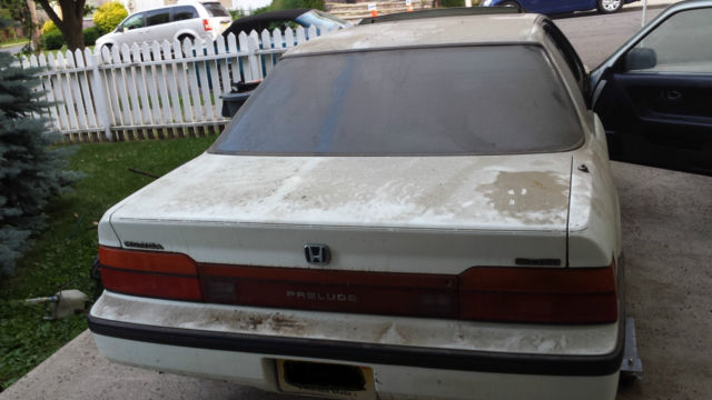1989 White Honda Prelude Coupe