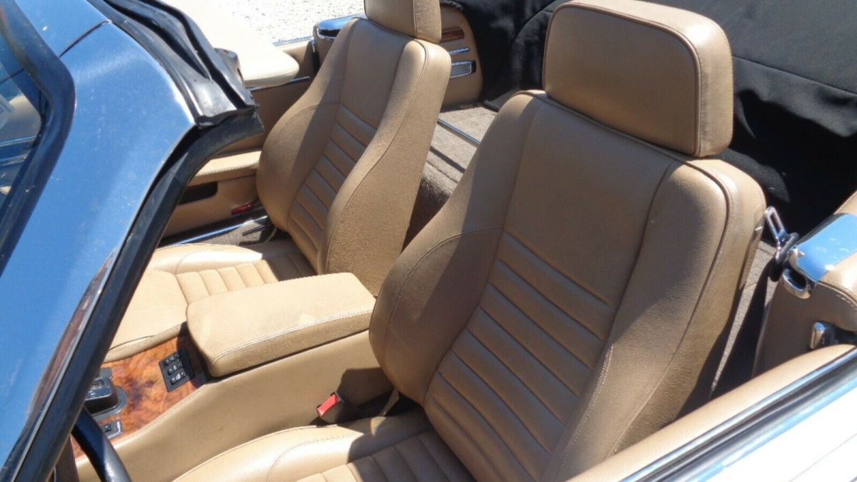 1989 White Ford Mustang Convertible