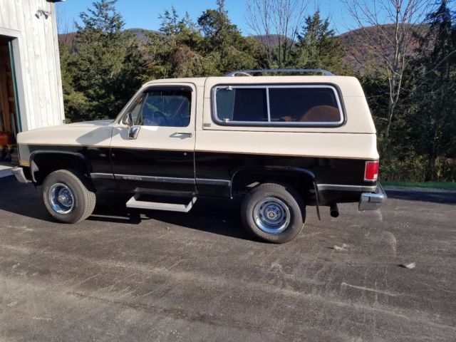 1989 Tan/Black Chevrolet Blazer SUV