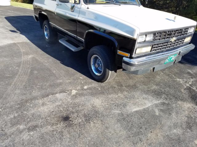 1989 Tan/Black Chevrolet Blazer SUV