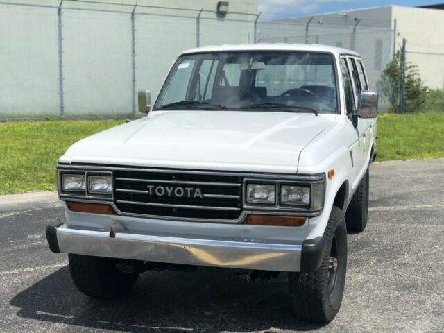 1989 White Toyota Land Cruiser Wagon