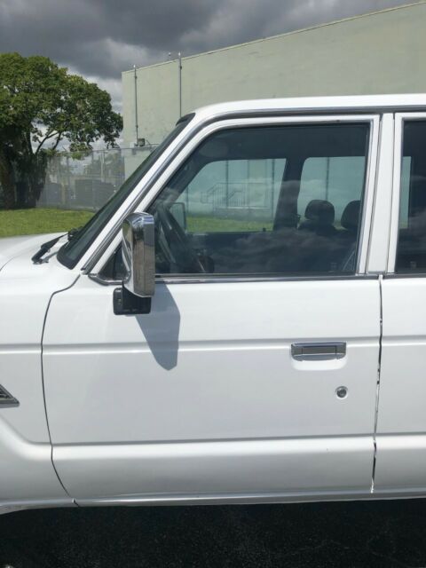 1989 White Toyota Land Cruiser Wagon