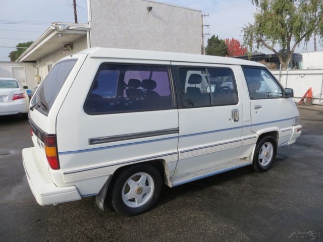 1989 White Toyota Other