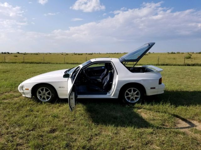 1989 White Mazda RX-7 Coupe