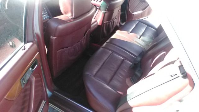 1989 Silver Mercedes-Benz 300-Series Sedan