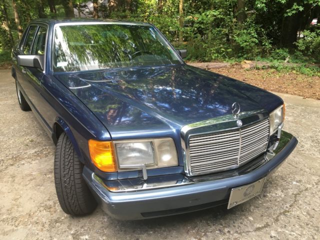 1989 SMOKE SILVER METALLIC (702U) Mercedes-Benz 420 SEL Sedan