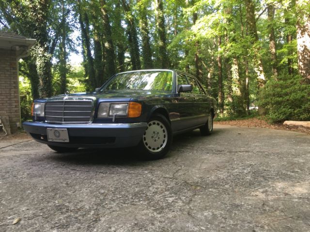 1989 SMOKE SILVER METALLIC (702U) Mercedes-Benz 420 SEL Sedan