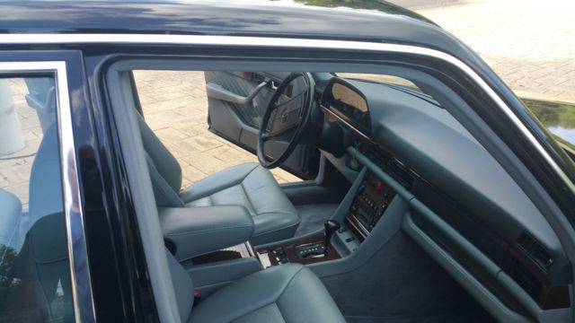1989 Black Mercedes-Benz S-Class Sedan