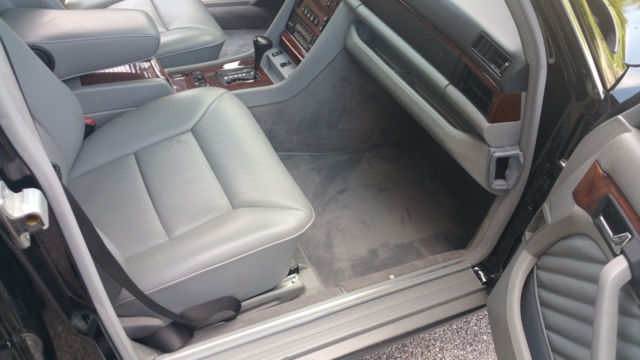 1989 Black Mercedes-Benz S-Class Sedan