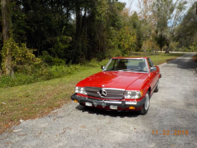 1989 Red Mercedes-Benz 500-Series Convertible