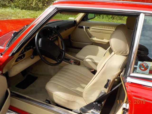 1989 Red Mercedes-Benz 500-Series Convertible