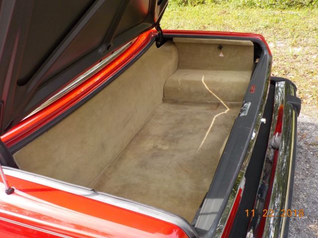 1989 Red Mercedes-Benz 500-Series Convertible