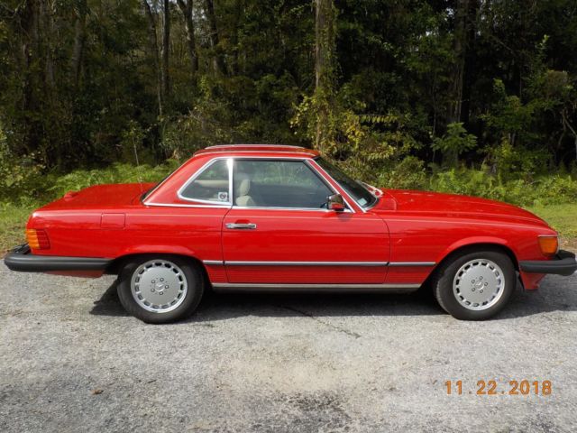 1989 Red Mercedes-Benz 500-Series Convertible