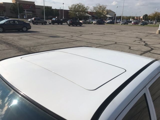 1989 White Mercedes-Benz 190-Series Sedan