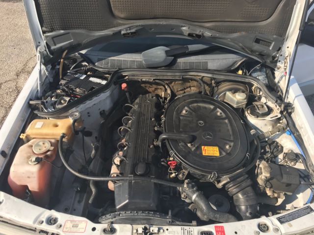 1989 White Mercedes-Benz 190-Series Sedan