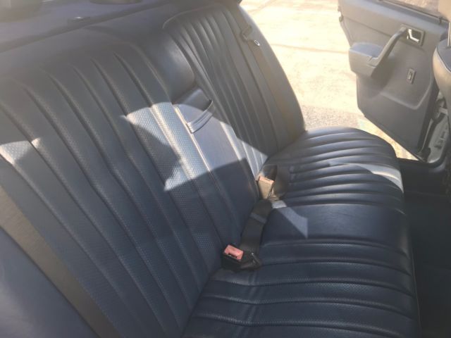 1989 White Mercedes-Benz 190-Series Sedan