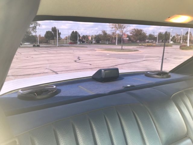 1989 White Mercedes-Benz 190-Series Sedan