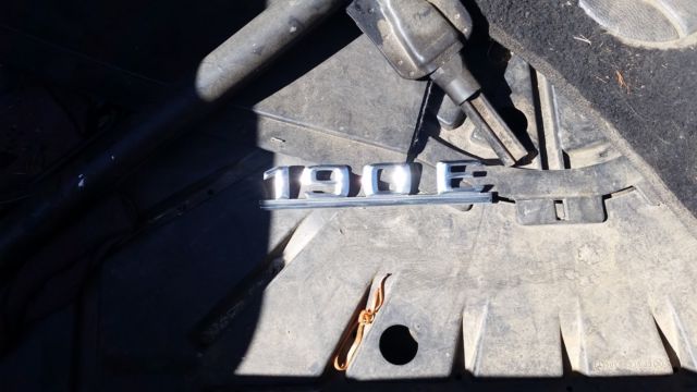 1989 Black Mercedes-Benz 190-Series