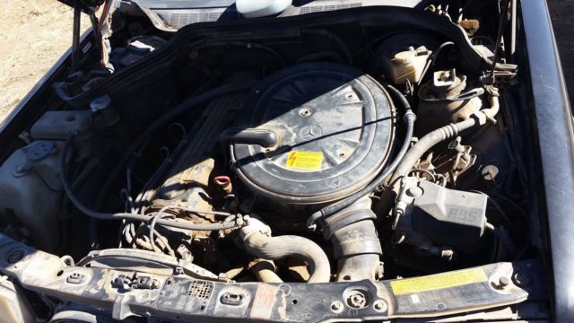 1989 Black Mercedes-Benz 190-Series