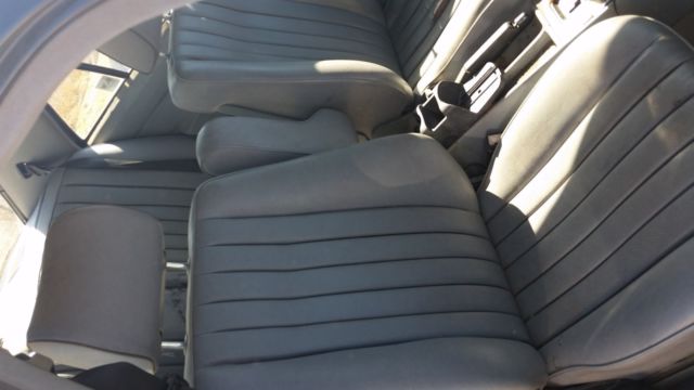 1989 Black Mercedes-Benz 190-Series